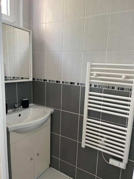 Logement 10 Minutes De Rouen Oissel Bagian luar foto